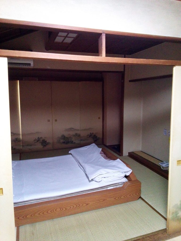 東京都五反田の格安ホテル【ブルーシャトー】の畳の部屋