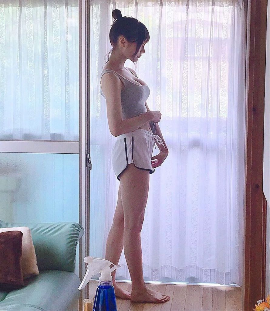 巨乳インスタグラマー似鳥沙也加(Gカップ)の抜ける画像