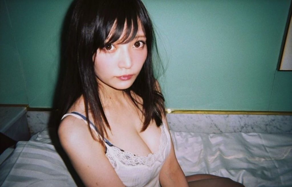 巨乳インスタグラマー似鳥沙也加(Gカップ)の抜ける画像