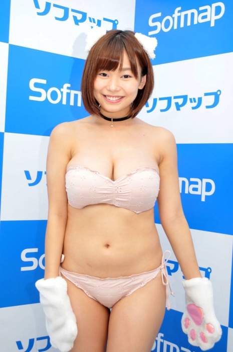 チビ巨乳の和知つかさちゃん(Hカップ)の画像