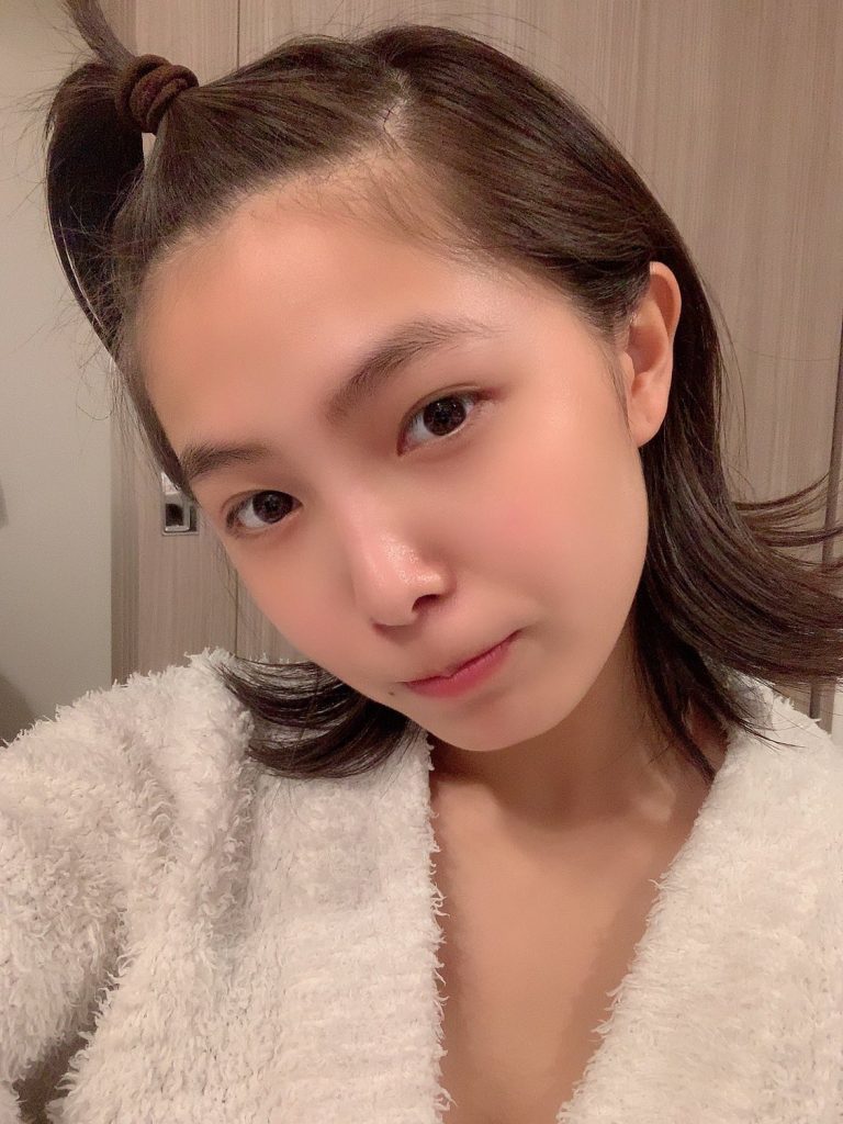 低身長巨乳の寺本莉緒(Gカップ)の画像