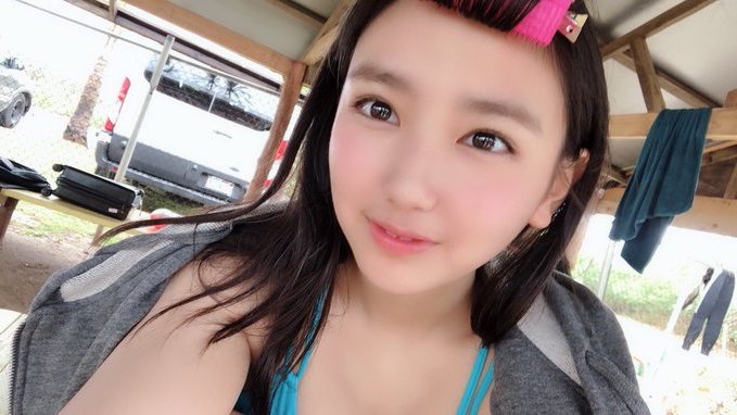 チビ巨乳・沢口愛華の画像